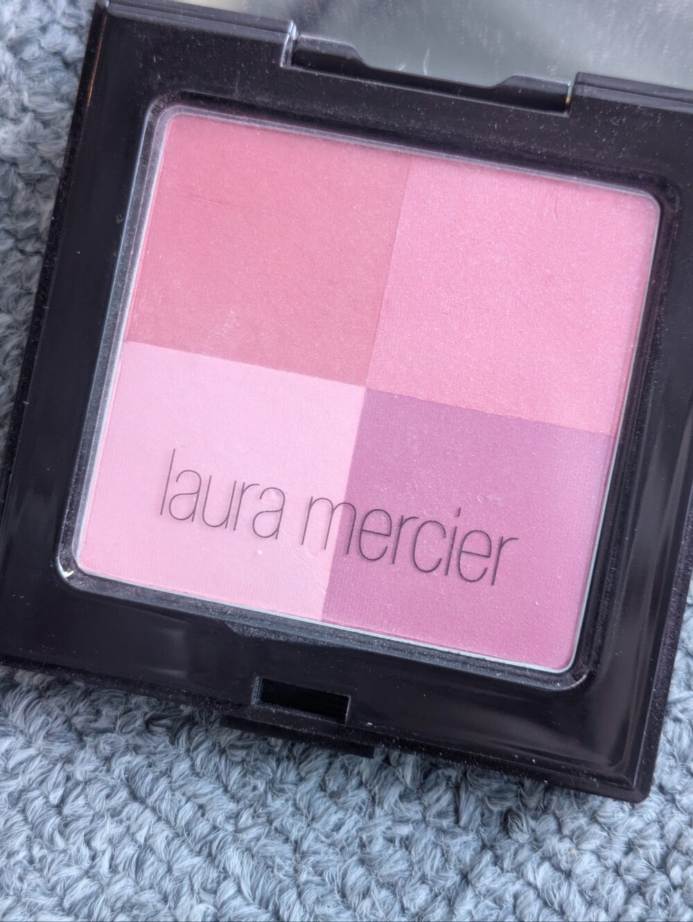 Laura Mercier Illuminating Powder Pink Rose Quad